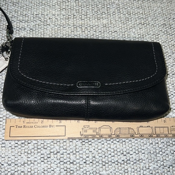 Coach Clutch/Wristlet/Wallet - Picture 10 of 12